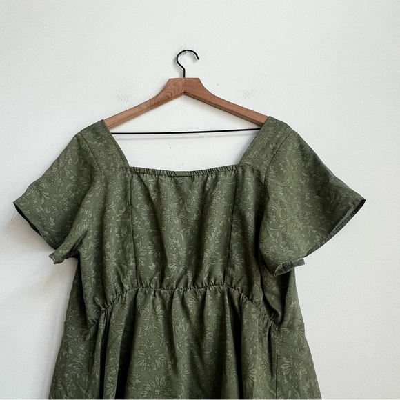 TORRID Peplum Challis Floral Olive Sweetheart Top Forest Fairy Whimsical 12 L - Picture 11 of 12